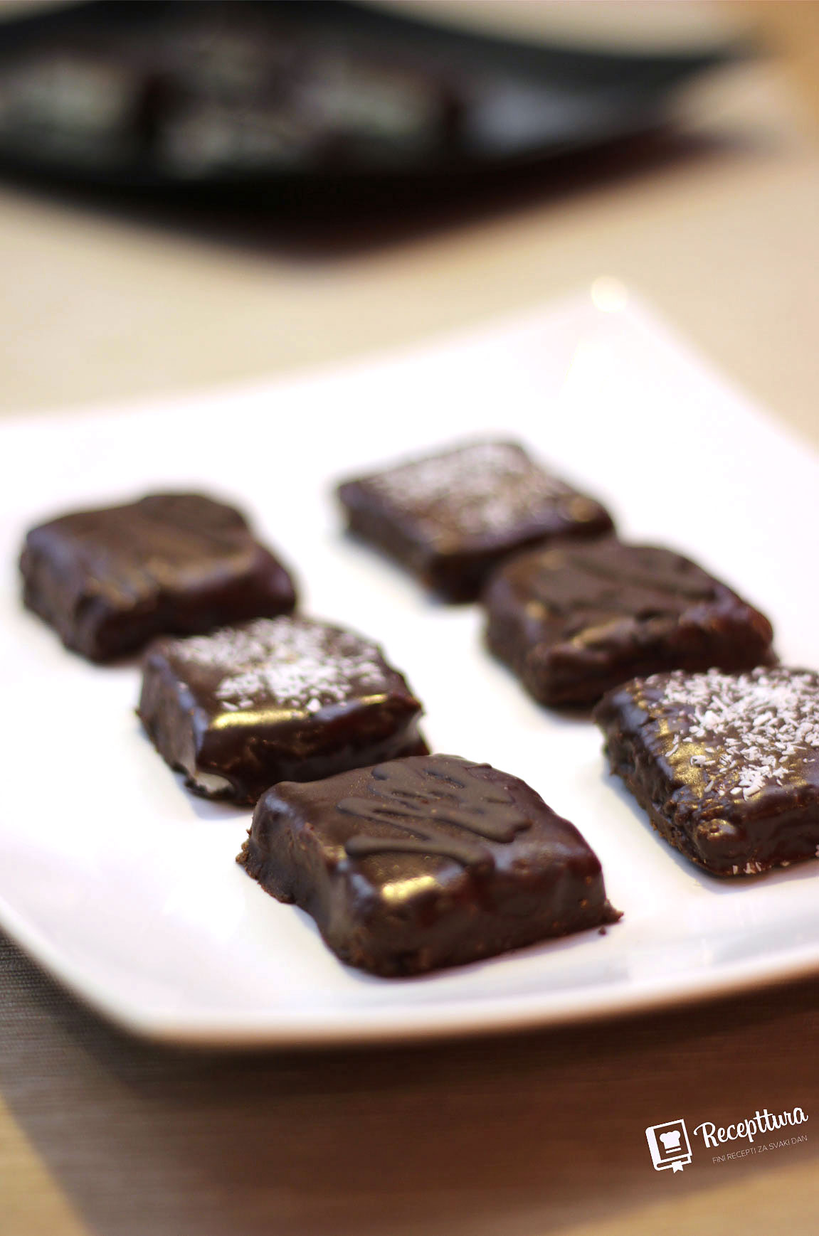 Bounty čokoladice lako ćete napraviti čak i ako nemate veliko iskustvo u izradi kolača.
