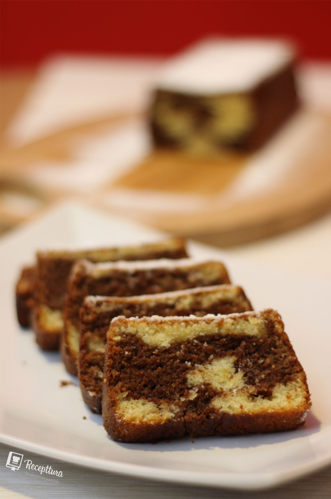 Mramorni kolač jedan je od najpoznatijih lijevanih kolača.