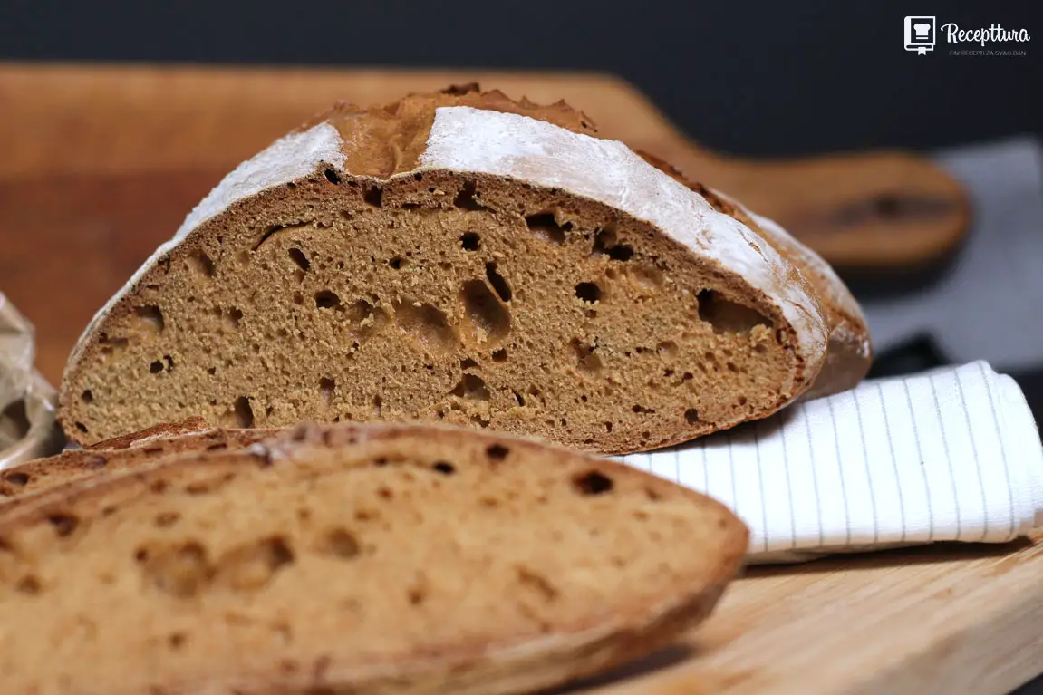 Pirov kruh ima znatno manju količinu glutena od običnog kruha.