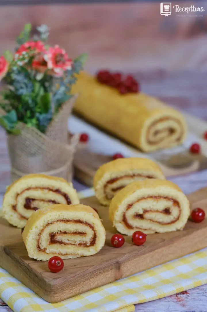 Rolada s pekmezom - recept za biskvitnu roladu koja ne puca